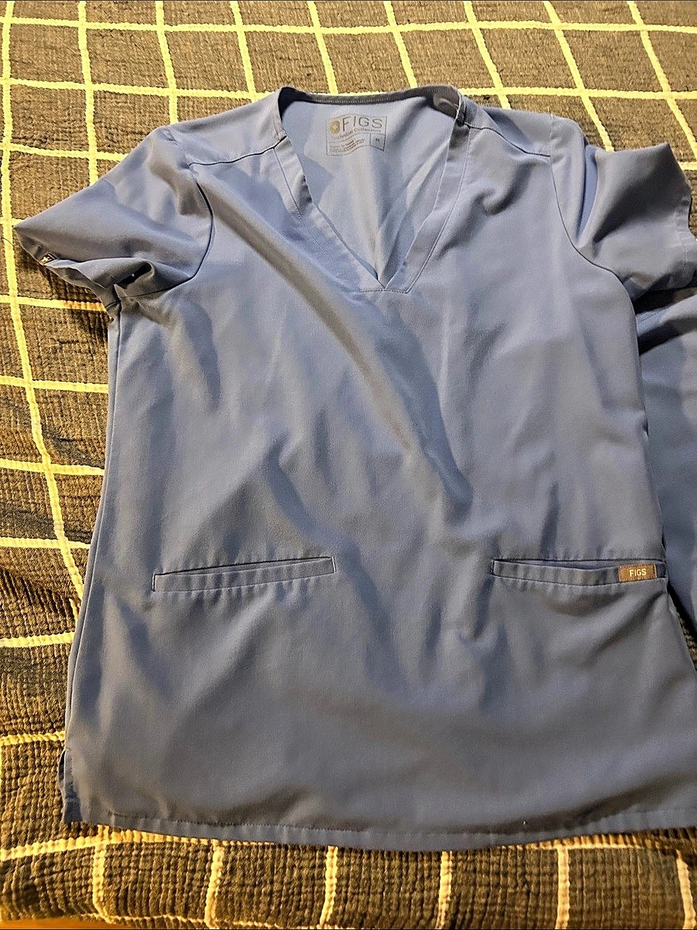 FIGS Casma Technical Collection Scrub Top and Pants Set Casma Blue Size Medium